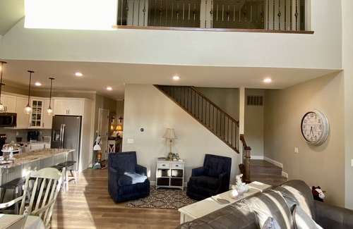 Lampe House | Lakefront ! Close to Branson, Silver Dollar City and Dogwood Canyon.