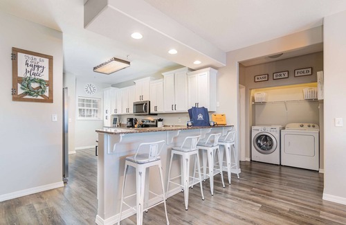 Indian Point Condo | Lakefront Condo! Be in the Water in Minutes! Free Wifi & Dog Friendly! Free SDC tickets!