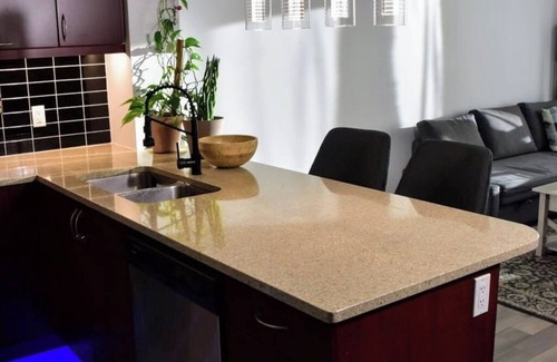 Humber Bay Condo | Lakefront Condo in Luxury High Rise