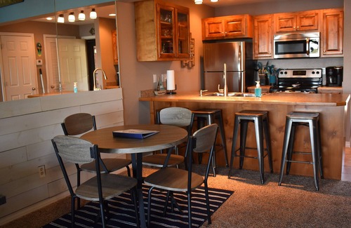 Kimberling City Condo | Lakefront Condo. SDC & Dogwood 15 min. 30 to Strip & Landing. 2 BR 2 Bath