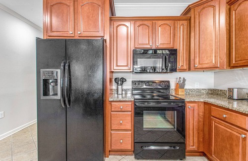Hot Springs Apartment | Lakefront condo with dock, lake views, firepit, dock, & fireplace - dogs OK