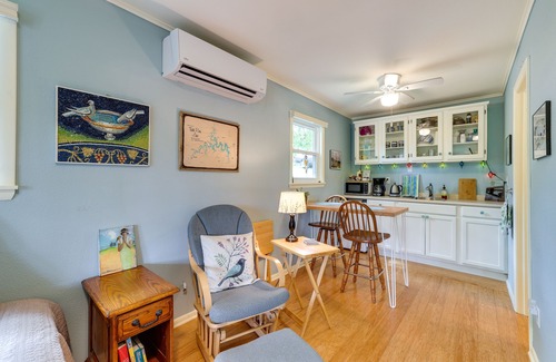 Beaver Cottage | Lakefront Cottage by Little Golden Gate Bridge