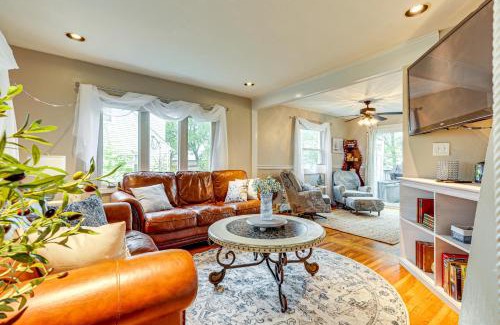 Forest Grove House | Lakefront Cottage 2 Mi to Palladium in Worcester!