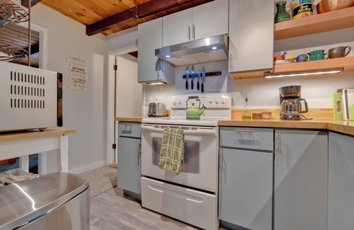 Lake Arrowhead House | Lakefront cottage | Indoor Pools | Kayaks