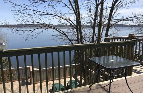 Bewdley House | LAKEFRONT COTTAGE RICE LAKE ONTARIO