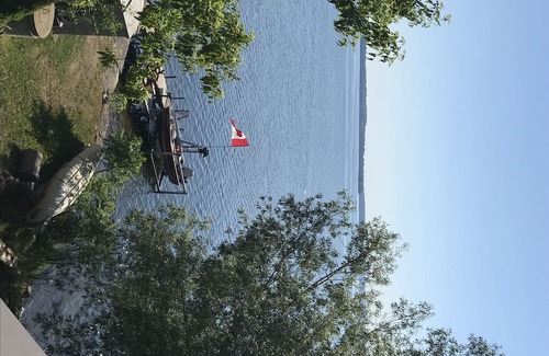 Bewdley House | LAKEFRONT COTTAGE RICE LAKE ONTARIO
