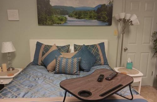 Mid America Apartment | Lakefront Couples Retreat