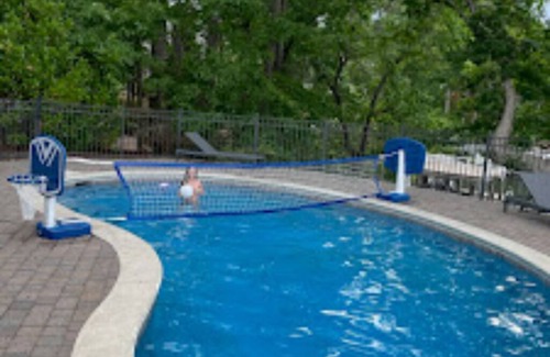 Littleton House | Lakefront, Cozy Charm & Pool. feat. basketball/volleyball, Dock, Kayaks, Firepit
