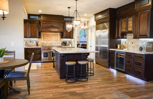 Crystal Shores House | Lakefront Escape: Gourmet Kitchen, Kayaks, & Sunset Soirees