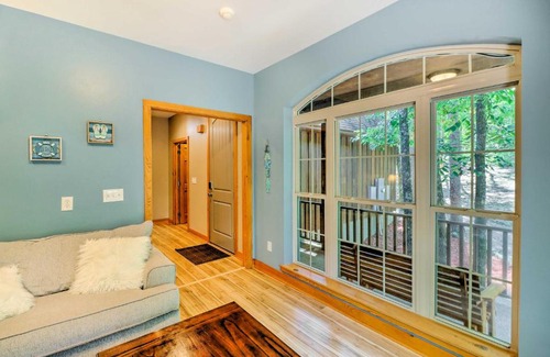 Heber Springs House | Lakefront Family Escape with Fire Pit and 2 Decks!