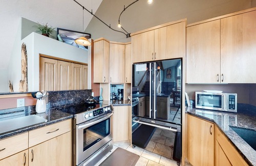 Lincoln City House | Lakefront, Family-Friendly Home w/a Private Hot Tub, Game Room, & Dock