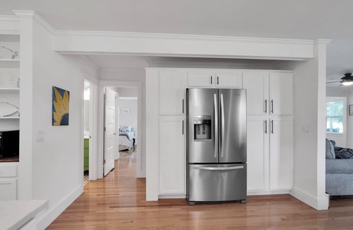 Ridgeway House | Lakefront Family friendly 3-bedroom house with 2 boat slips