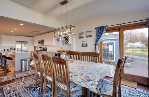 Newport House | Lakefront Family Retreat w/Dock in Newport!