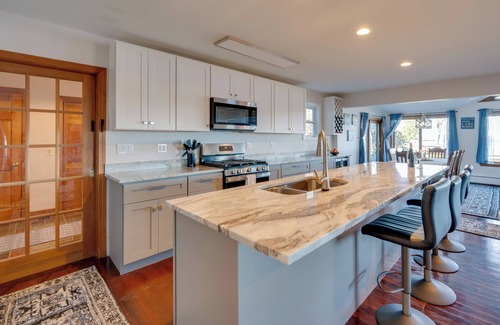 Newport House | Lakefront Family Retreat w/Dock in Newport!