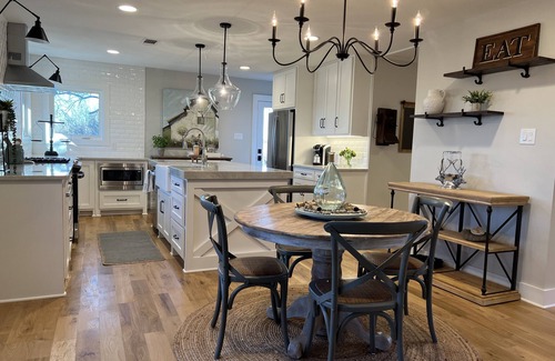 Fort Worth House | Lakefront farmhouse. Private dock. Gated 2+ ac. Eagle Mtn Lake, Fort Worth, TX