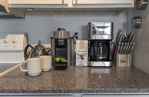 Austin Condo | Lakefront | Firepit | Pool | Close to Downtown