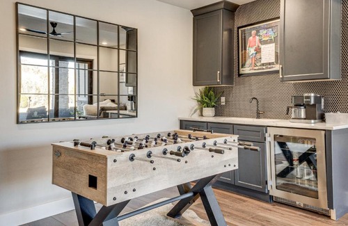 Jacksboro House | Lakefront Gem Dock and Hot Tub in Jacksboro