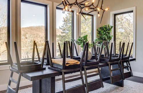 Jacksboro House | Lakefront Gem Dock and Hot Tub in Jacksboro