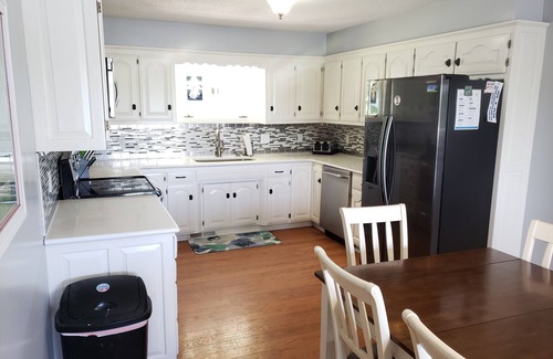 Shell Knob House | Lakefront - Gentle Slope to Water - Sleeps 18