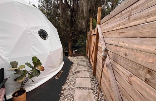Crescent City Cabin | Lakefront Geodome with amazing sunsets