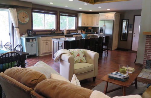 Lake George House | Lakefront Getaway in Michigan