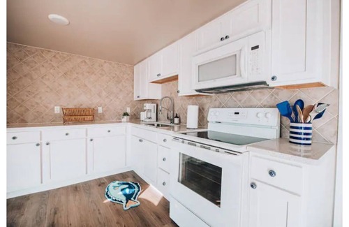 Dandridge House | Lakefront Getaway on Douglas Lake.