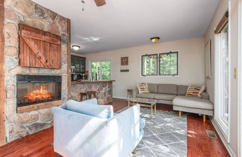 Leasburg House | Lakefront Getaway, Private Dock, Porch, and Fishing!