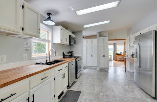 Frontier House | Lakefront Getaway w/Dock & Yard in Reading!