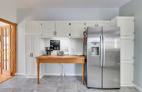 Frontier House | Lakefront Getaway w/Dock & Yard in Reading!