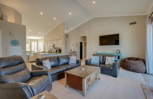 Arrowhead Lakes House | Lakefront Glendale Home with Private Pool and Dock