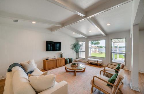 Granbury House | Lakefront Granbury Home with Patio, Fire Pit and Dock!