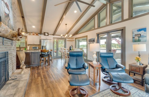 Hayesville House | Lakefront Hayesville Retreat w/Private Swim Dock