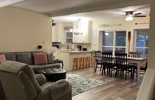 Higden House | Lakefront Hideaway on Greers Ferry Lake near Narrows bridge! Higden AR