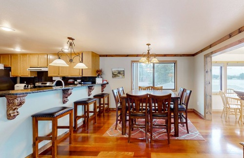 Bonner County Cabin | Lakefront hideaway with games, grill, smart TVs, mountain views, & AC