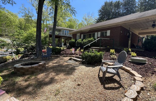 New London House | Lakefront Home/2Bd 1 Ba/Boat Dock