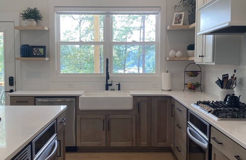 Mill Spring House | Lakefront home near vineyards, orchards tubing zip lining Biltmore & much more!
