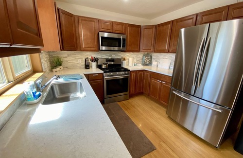 Kasilof House | Lakefront Home next to Kenai and Kasilof River w/Hot tub and view. Sleeps 6-12