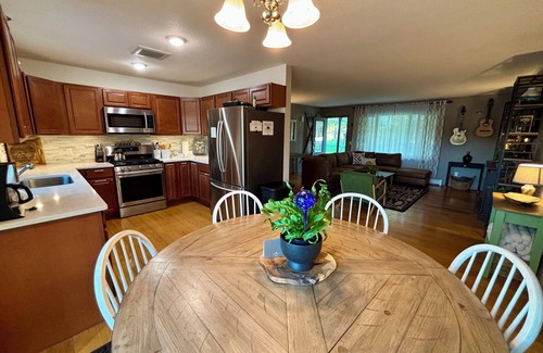 Kasilof House | Lakefront Home next to Kenai and Kasilof River w/Hot tub and view. Sleeps 6-12