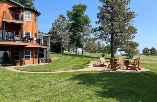 Roseglen House | Lakefront Home on Lake Sakakawea in Douglas Bay near Garrison, ND