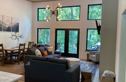Lavonia House | Lakefront home sleeps 8
