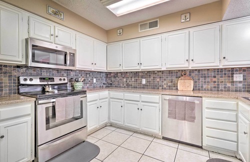 Point Venture House | Lakefront Home w/Point Venture Golf Access!
