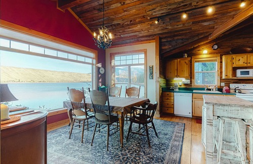 Joseph House | Lakefront home with amazing lake view, private dock & deck -DOG FRIENDLY