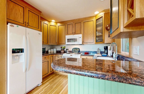 Florence House | Lakefront home with loft, two decks with amazing views, kayaks & dock access