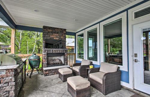 Piney House | Lakefront Home with Outdoor Living, Kayaks and Dock!