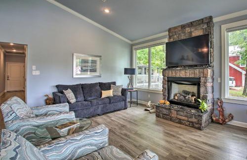Piney House | Lakefront Home with Outdoor Living, Kayaks and Dock!