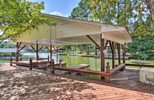 Piney House | Lakefront Home with Private Dock in Hot Springs!