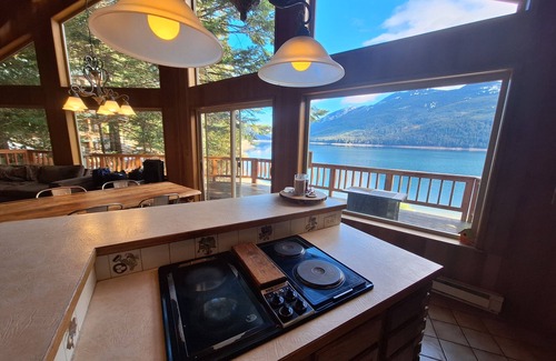 Snoqualmie Pass House | Lakefront Home with private dock, Beautiful setting!