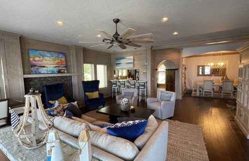 Eucha House | Lakefront home with private dock, great fishing and game room.