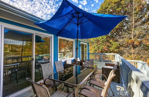 Huddleston House | Lakefront home with private dock, hot tub, kayaks & paddle board - dog-friendly