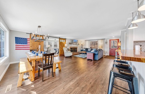 Smith Mountain Lake House | Lakefront Home with Hot Tub, Fire pit & Game room
